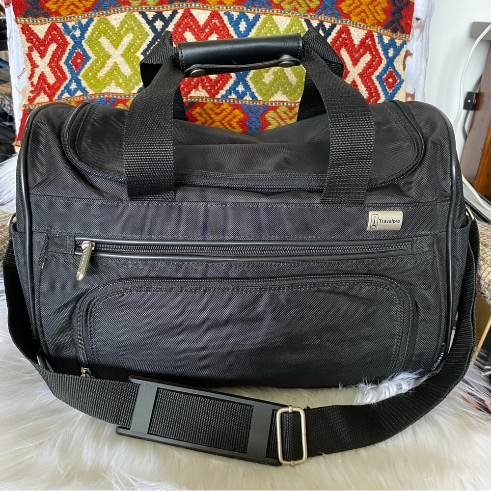 Travelpro Carry On Travel Bag Duffel Black Luggage Business Trip Vacation